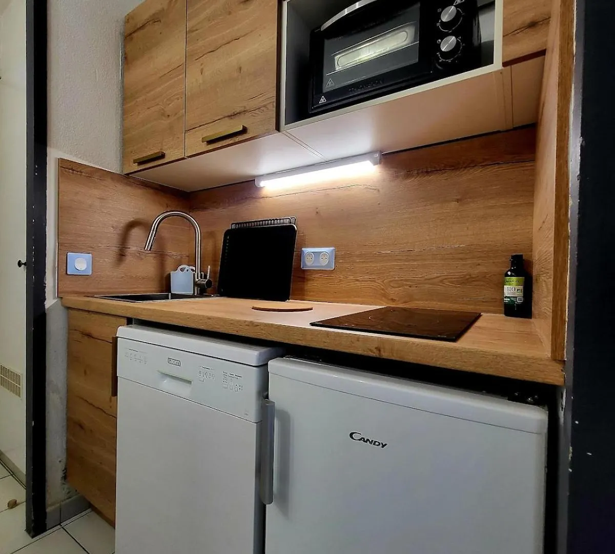 Apartment Studio 4 Personnes Sur La Presqu'Ile De Giens Avec Piscine Et Acces Direct Sur La Plage Hyeres France