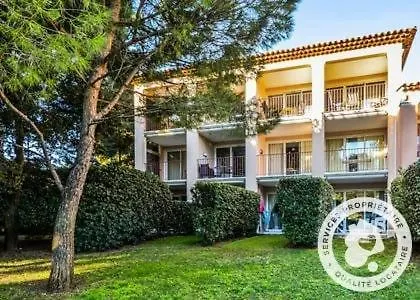 Apartment Studio 4 Personnes Sur La Presqu'Ile De Giens Avec Piscine Et Acces Direct Sur La Plage Hyeres