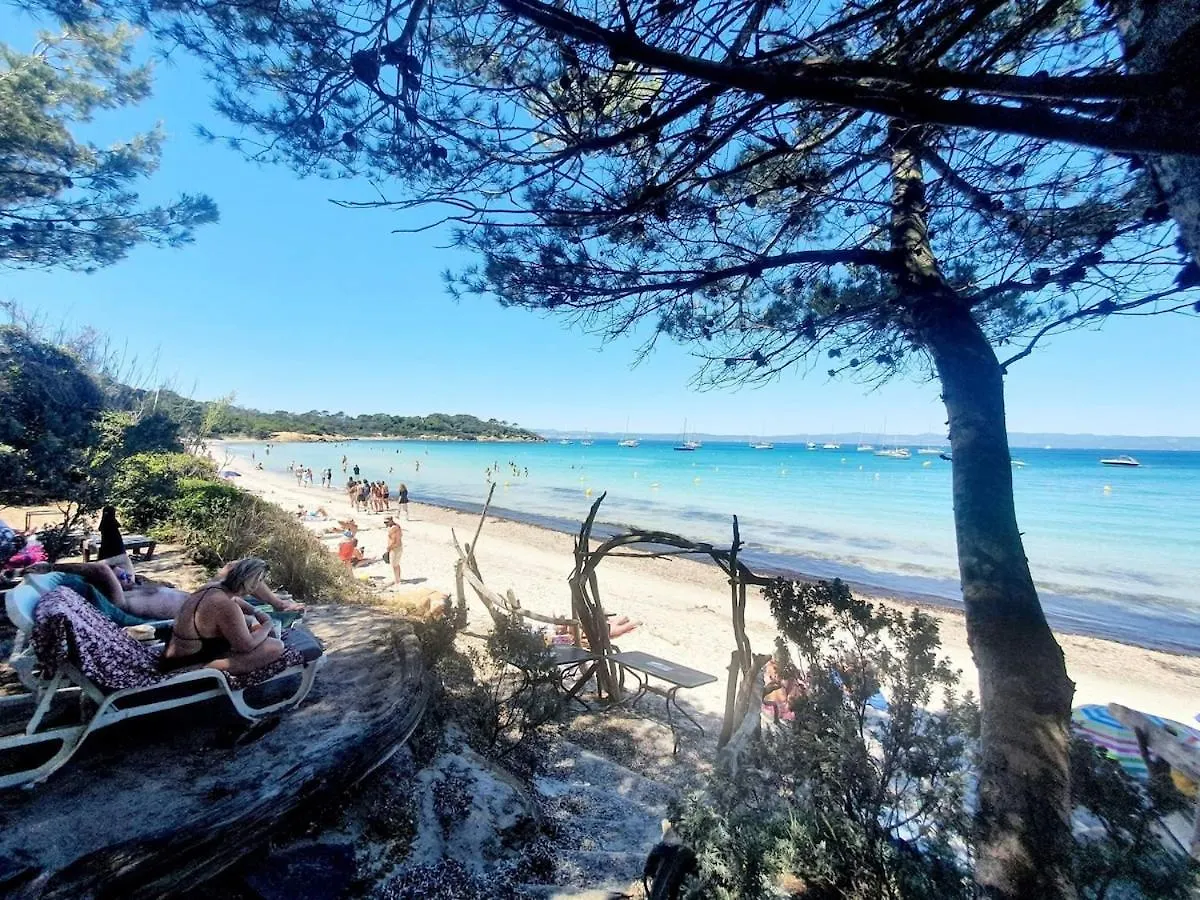 Studio 4 Personnes Sur La Presqu'Ile De Giens Avec Piscine Et Acces Direct Sur La Plage Hyères Frankrike
